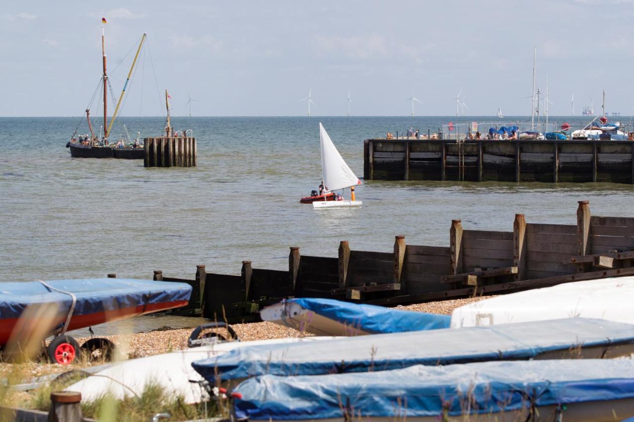 Whitstable Fisherman'S Huts Bagian luar foto